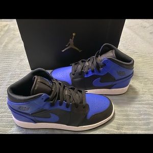 Nike Air Jordan 1 Mid Black Hyper Royal 2021 Grade School Youth Size 6Y